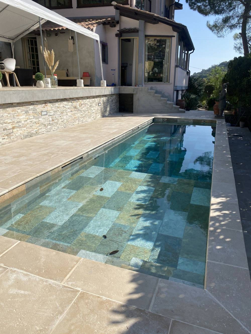 implantation piscine et finition